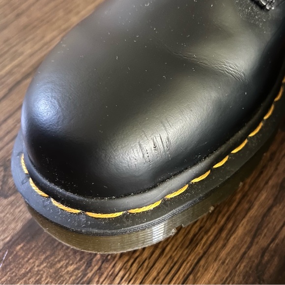 Dr. Martens 1460 Black Smooth Leather Combat Boot - Size Women’s 8, Men’s 7 - Picture 6 of 16